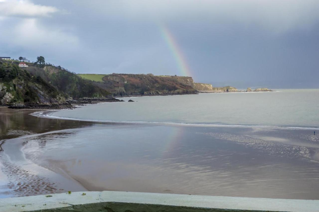 Sea Legs - 2 Bedroom Apartment - Tenby Exterior photo