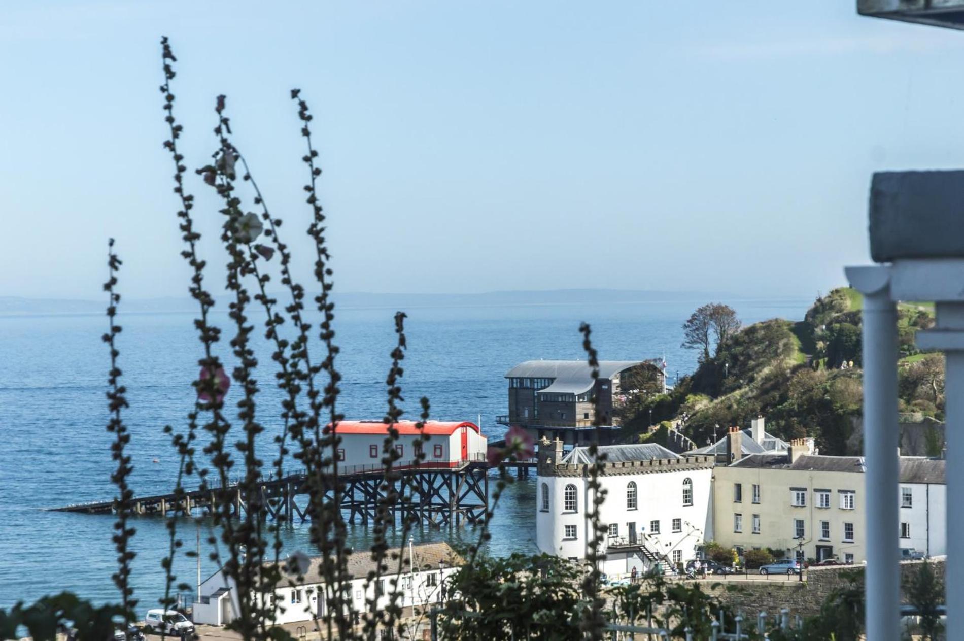 Sea Legs - 2 Bedroom Apartment - Tenby Exterior photo